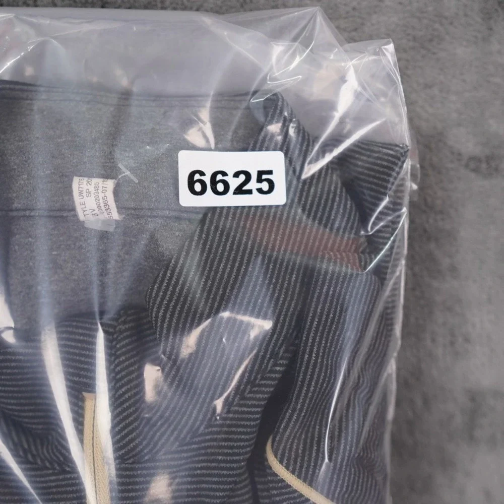Under Armour Boston College Womens Large 44 Chest 1/2 Zip Pullover‎ Pinstripes